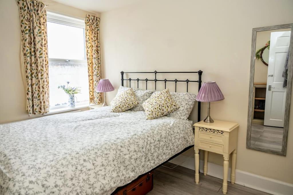 Spacious Charming Cottage Near Lake And Sea Хорнсий Екстериор снимка