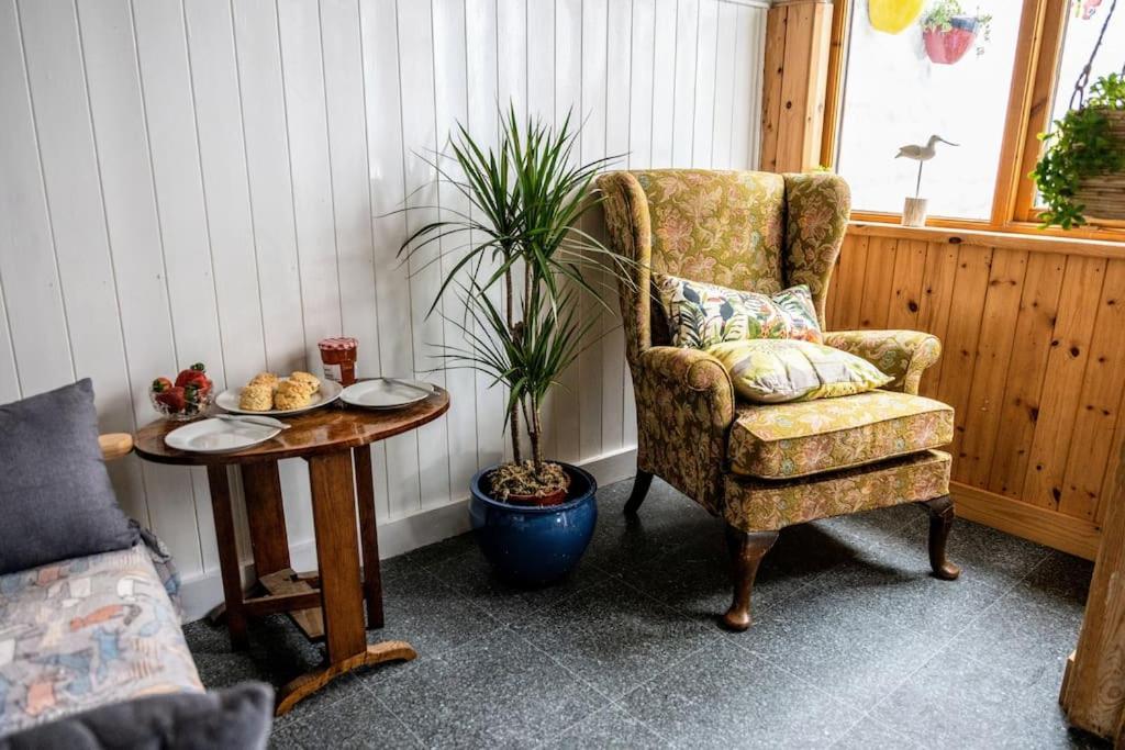 Spacious Charming Cottage Near Lake And Sea Хорнсий Екстериор снимка