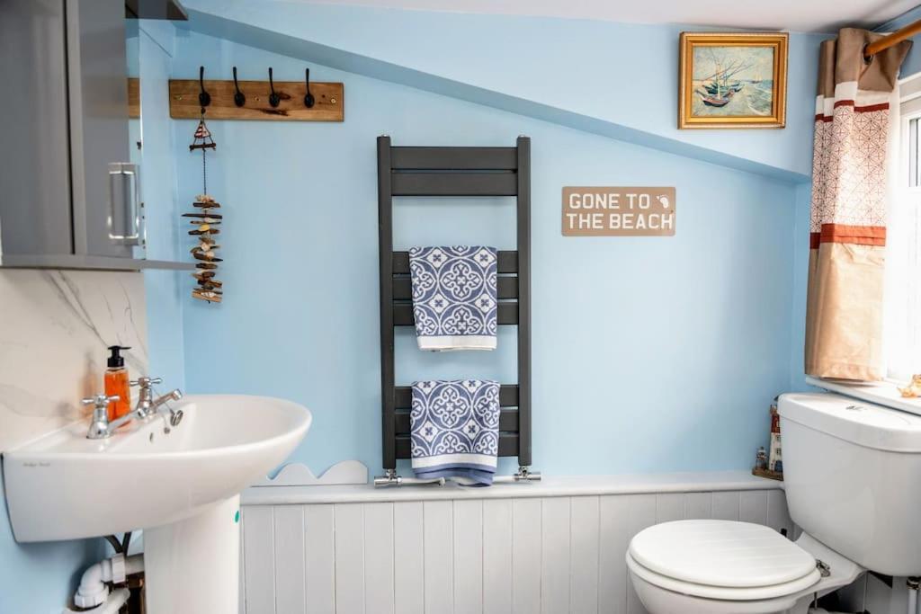 Spacious Charming Cottage Near Lake And Sea Хорнсий Екстериор снимка